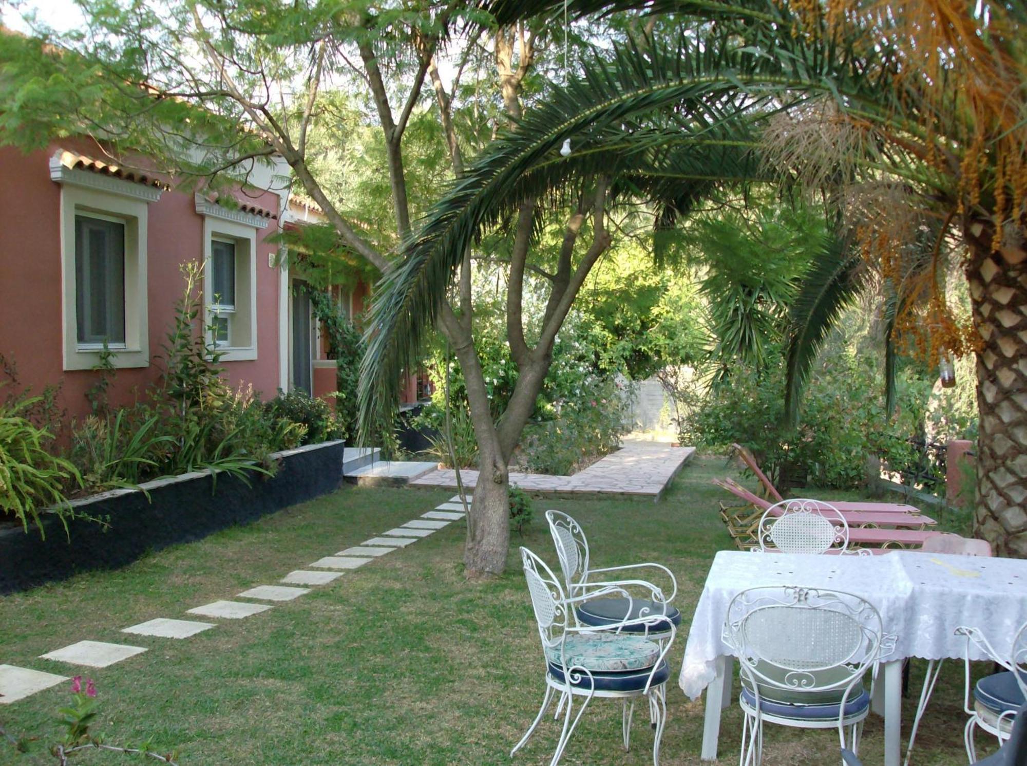 Bozikis Apartments & Studios パレオカストリッツア エクステリア 写真